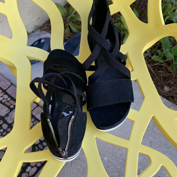 New Eileen Fisher Black Suede zip back strappy sandals US Size 7 M - Picture 3 of 10